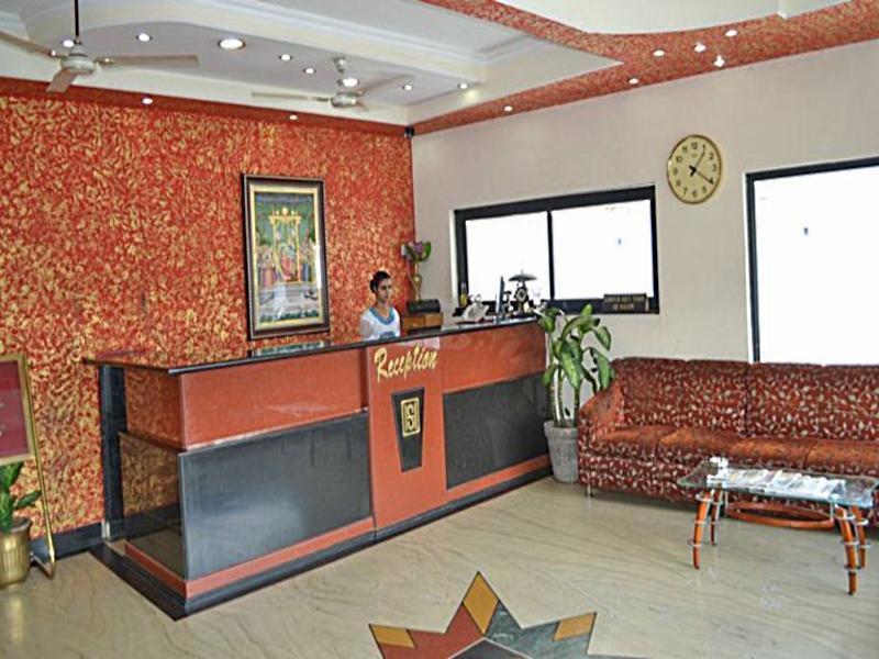 Oyo 26602 Hotel Shubham Dehradun Eksteriør bilde